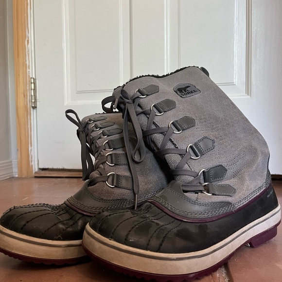 Sorel Boots - Picture 3 of 10